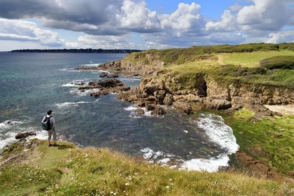 France, Finistere (29), Moelan sur Mer, the coast between Kerfany les Pins and the beach of Trenez along the GR 34 hiking trail or sentier des douaniers (customs trail)