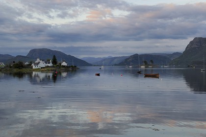 Royaume-Uni, Ecosse, Highland, Plockton, vue sur le Loch Carron
