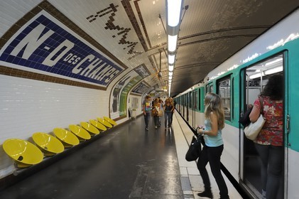 France, Paris (75), station de metro Notre-Dame des Champs