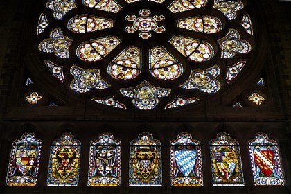 France, Bas-Rhin (67), Strasbourg, quartier de la Neustadt datant de la periode allemande, l'Eglise Reformée Saint-Paul, ancienne église de garnison protestante (1897), vitraux qui représentent les écus armoriés de l'empire allemand et des états fédérés