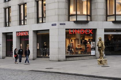 Norway, Oslo, Karl Johans Gate, one of the major shopping street of the town
