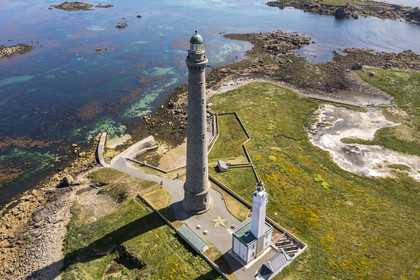 France, Finistère, Abers Country (Pays des Abers), Ile Vierge (Virgin Island) in the Lilia archipelago, the Virgin Island lighthouse, the tallest lighthouse in Europe at 82.5 meters, and the old lighthouse from 1845 (aerial view)