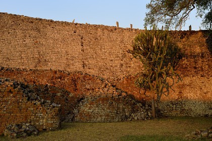 Zimbabwe, province de Masvingo, les ruines du site archéologique du Grand Zimbabwe, classé Patrimoine Mondial de l'UNESCO, Xème au XVème siècle, le Grand Enclos