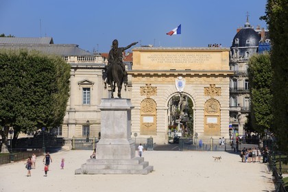 France, Herault, Montpellier, promenade du Peyrou, equestrian statue of Louis XIV and the triomphal arch of the Porte du Peyrou