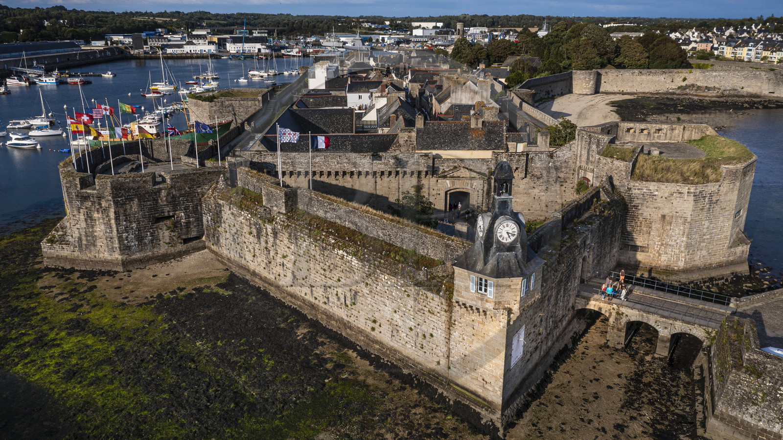 France, Finistère (29), la Cornouaille, Concarneau, la ville close (vue aérienne)