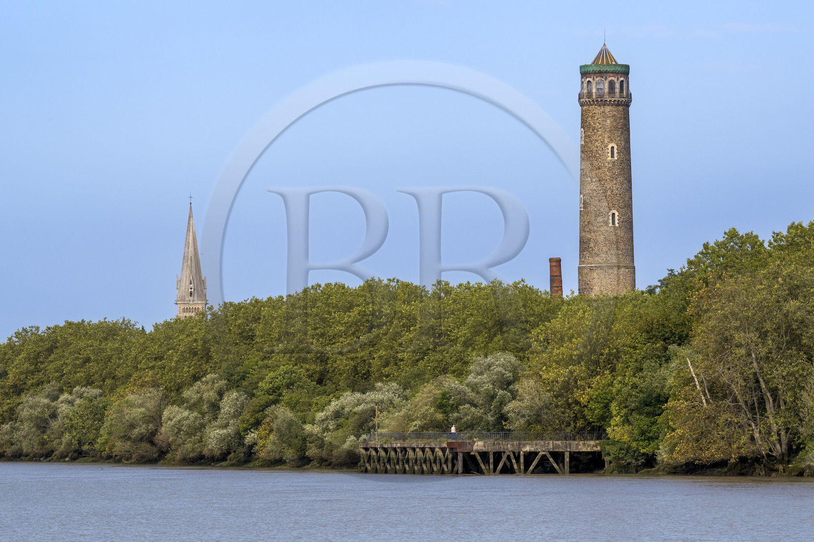 France, Loire-Atlantique (44), Couëron, la Tour à plomb construite au XIXème siècle de 69 m de haut et utilisée comme amer le long de la Loire