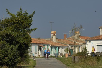 France, Charente-Maritime (17), Ile d'Aix, le bourg, place Austerlitz