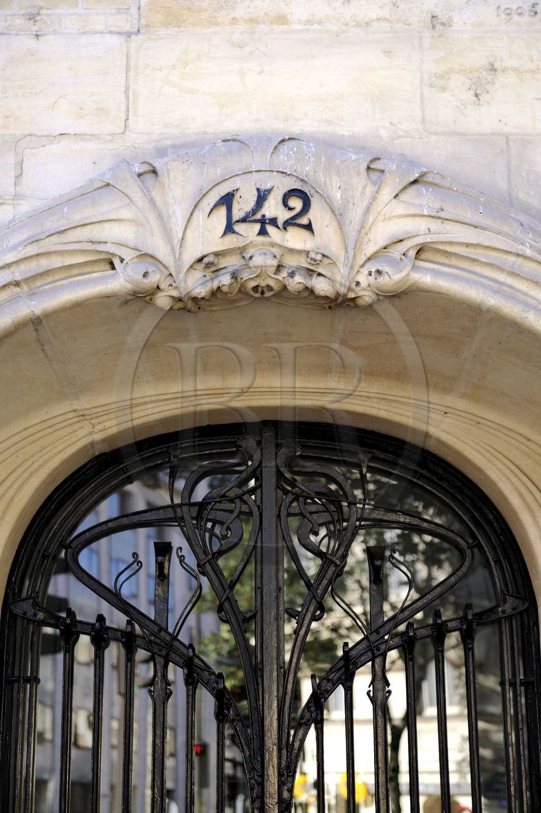 France, Paris (75), immeuble du 142 avenue de Versailles de style Art Nouveau par Hector Guimard