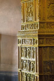 France, Bas Rhin, Orschwiller, Alsace Wine Road, Haut Koenigsbourg Castle, the yellow ceramic stove (kachelofe) is made of tiles copying stove tiles found during excavations