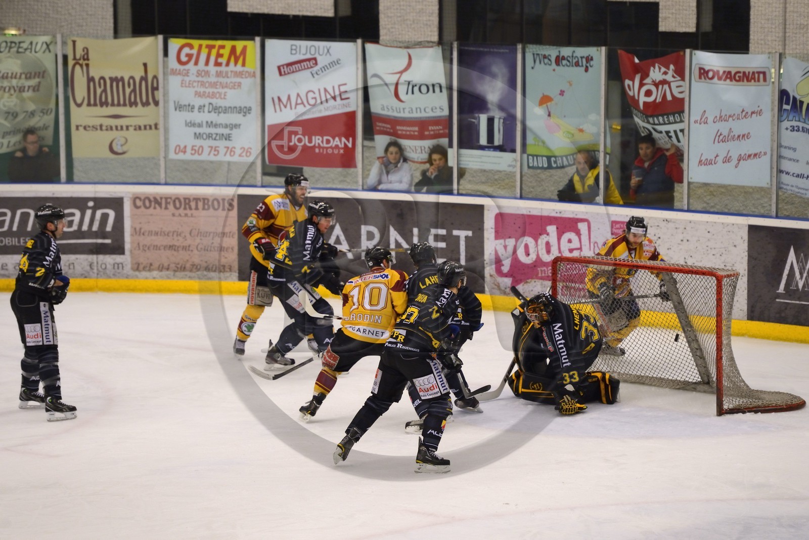France, Haute-Savoie (74), Morzine, match de hockey sur glace du Hockey Club Morzine-Avoriaz appelé les Pingouins