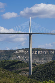 France, Aveyron, Grands Causses regional natural park, Millau, the Millau viaduct by architects Michel Virlogeux and Norman Foster, between the Causse du Larzac and the Causse de Sauveterre above the Tarn river