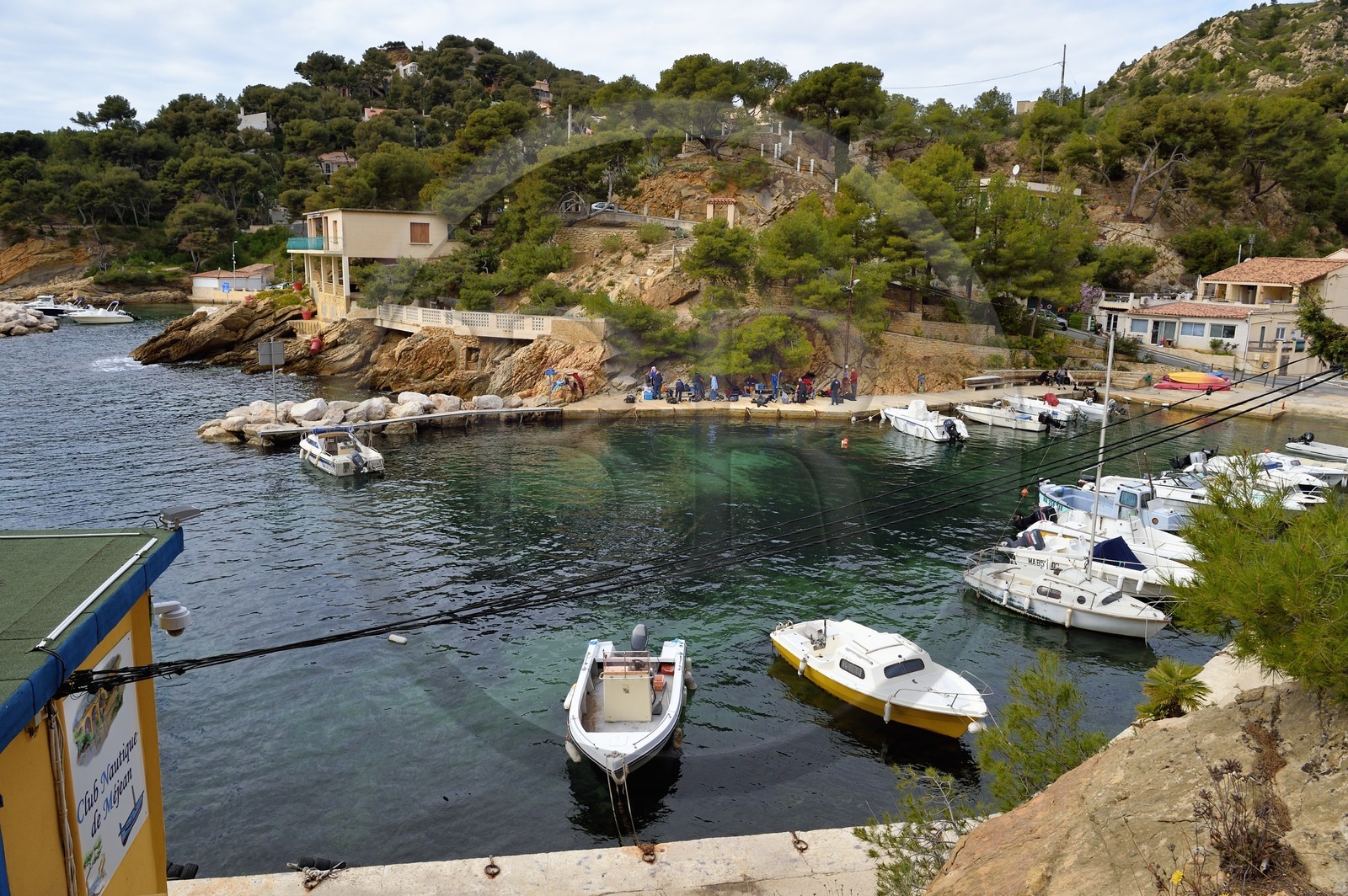 France, Bouches-du-Rhône (13), Ensuès-la-Redonne vers Marseille, la Cote Bleue, randonnée de Niolon au Cap Méjean le long du Sentier des Douaniers, le port de Méjean