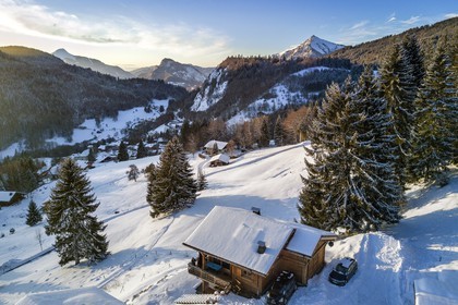 France, Haute-Savoie (74), station de ski Les Carroz d'Arâches, village d'Arâches-la-Frasse