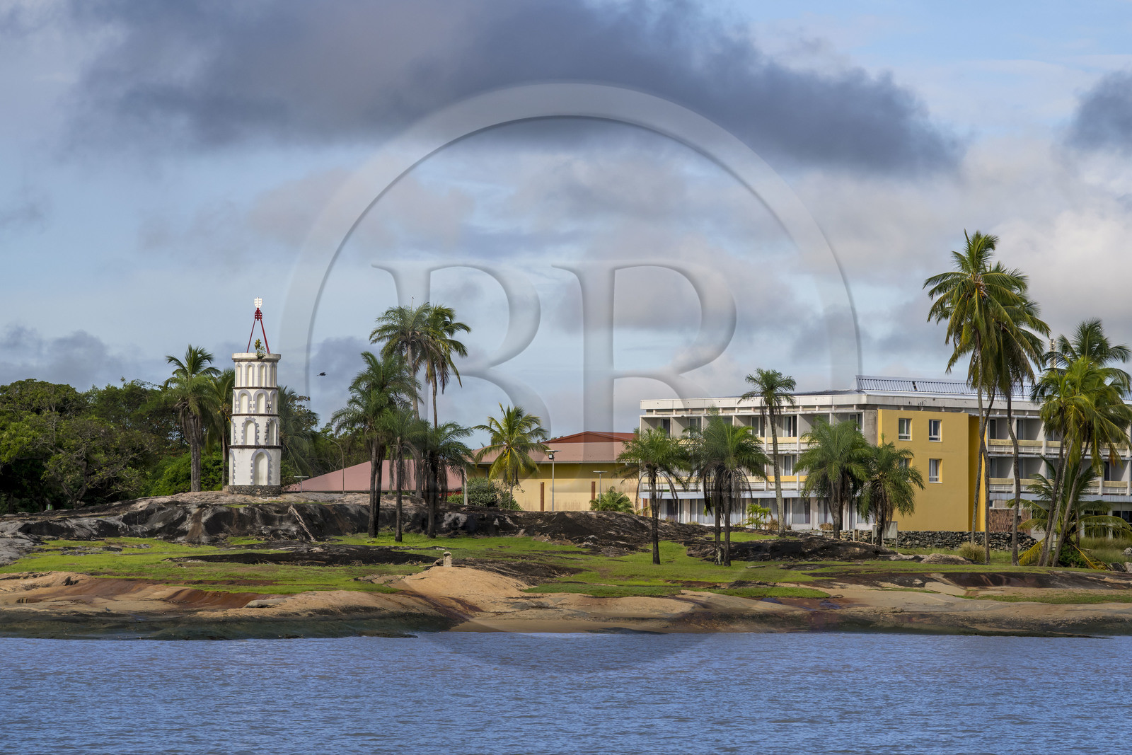 France, Guyane, Kourou, Tour Dreyfus à la Pointe des Roches à l'embouchure du fleuve Kourou