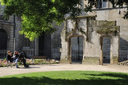 France, Côte d'Or (21), Dijon, le jardin de la place des Ducs