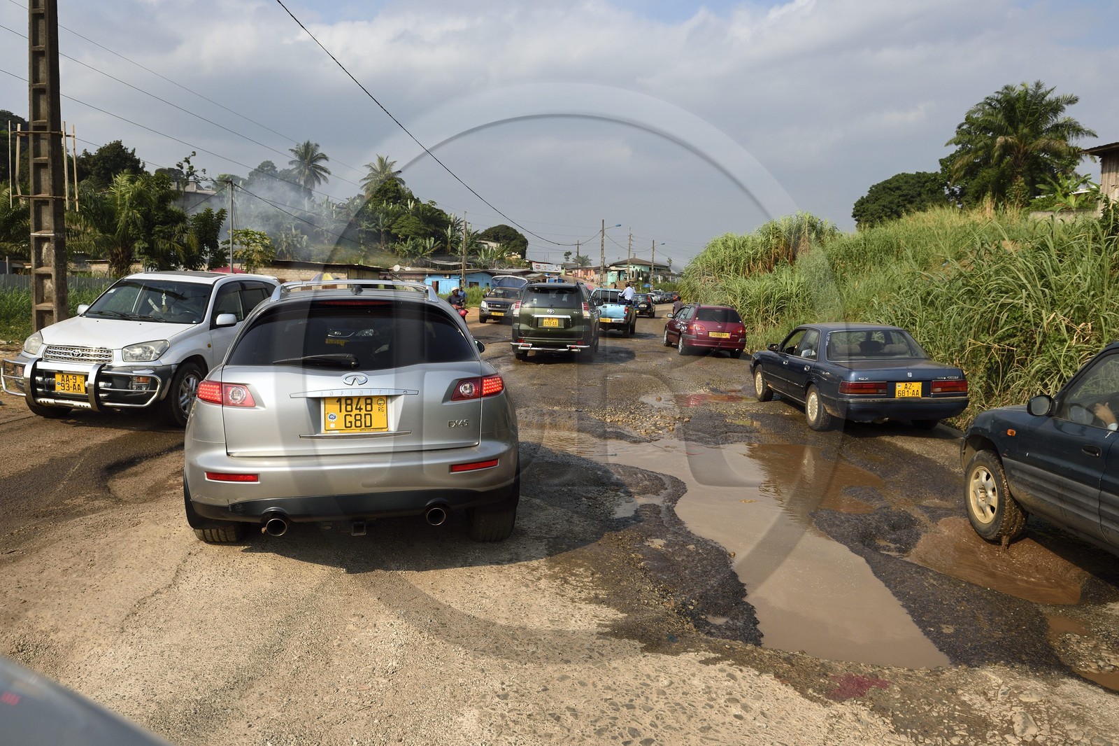 Gabon, Libreville, trous sur la Route National 1