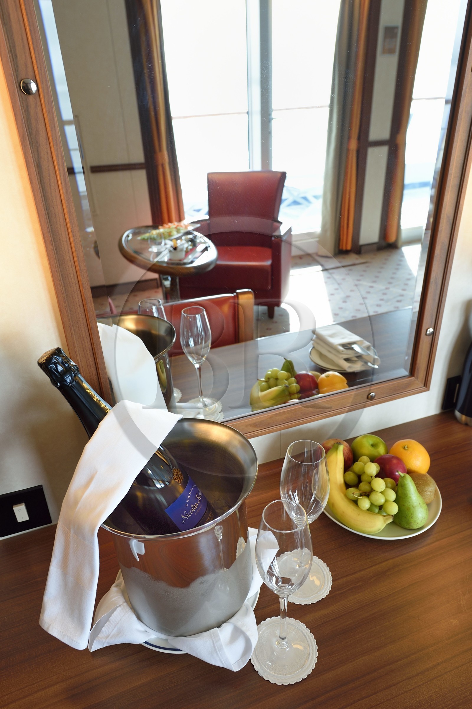 Groenland, cote ouest, bateau de croisière MS Fram de la compagnie Hurtigruten, cabine de la Grande Suite