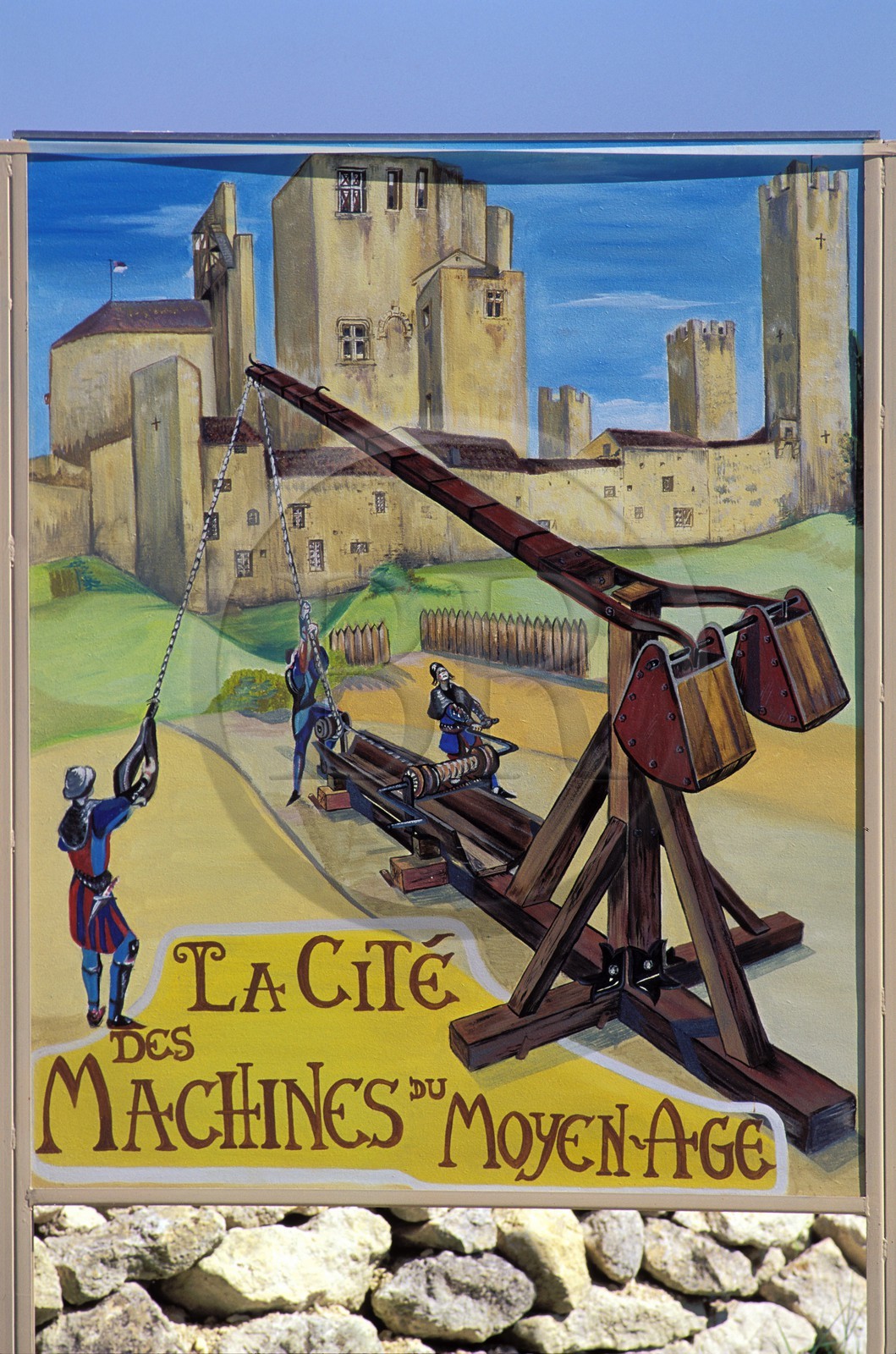 France, Gers (32), Larresingle, panneau publicitaire sur la cité des machines du Moyen-Age