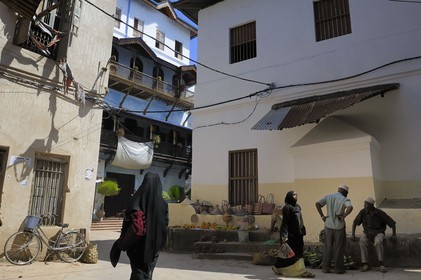 Tanzanie, archipel de Zanzibar, île de Unguja (Zanzibar), ville de Zanzibar, quartier Stone Town, classé Patrimoine Mondial de l' UNESCO, une ruelle de la vieille ville dans le quartier de Shangani
