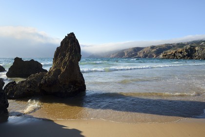 Portugal, région de Lisbonne, Cascais, petite plage sauvage de Abano au nord de la plage de Guincho sur la côte d'Estoril