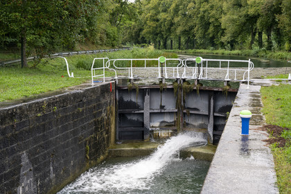 France, Côte-d'Or (21), Plombières-lès-Dijon, l’écluse 51 S de Bruant du canal de Bourgogne