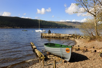 Royaume-Uni, Ecosse, région des Highlands, le Loch Ness, petit port à Foyers
