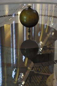 France, Paris (75), musée des Arts et Métiers dans l'église Saint-Martin des Champs, le pendule de Foucault, 1851