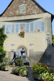 France, Haut Rhin, Mulhouse, Rue des Franciscains, painted wall with historical characters, Cour des Chenes and artwork by Toutin