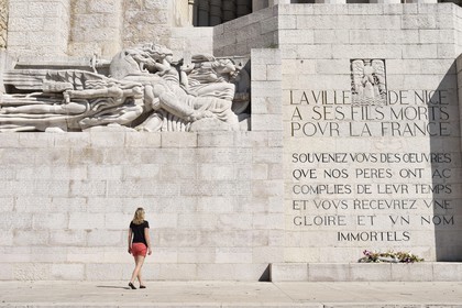 France, Alpes-Maritimes (06), Nice,  le vieux port, place Guynemer, monument aux morts de style Art déco