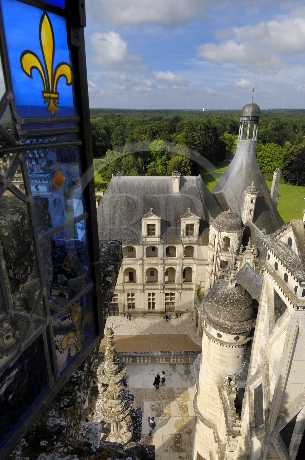 France, Loir et Cher (41), Vallée de la Loire classée Patrimoine Mondial de l' UNESCO, château de Chambord, la terrasse du toit vue depuis la lanterne