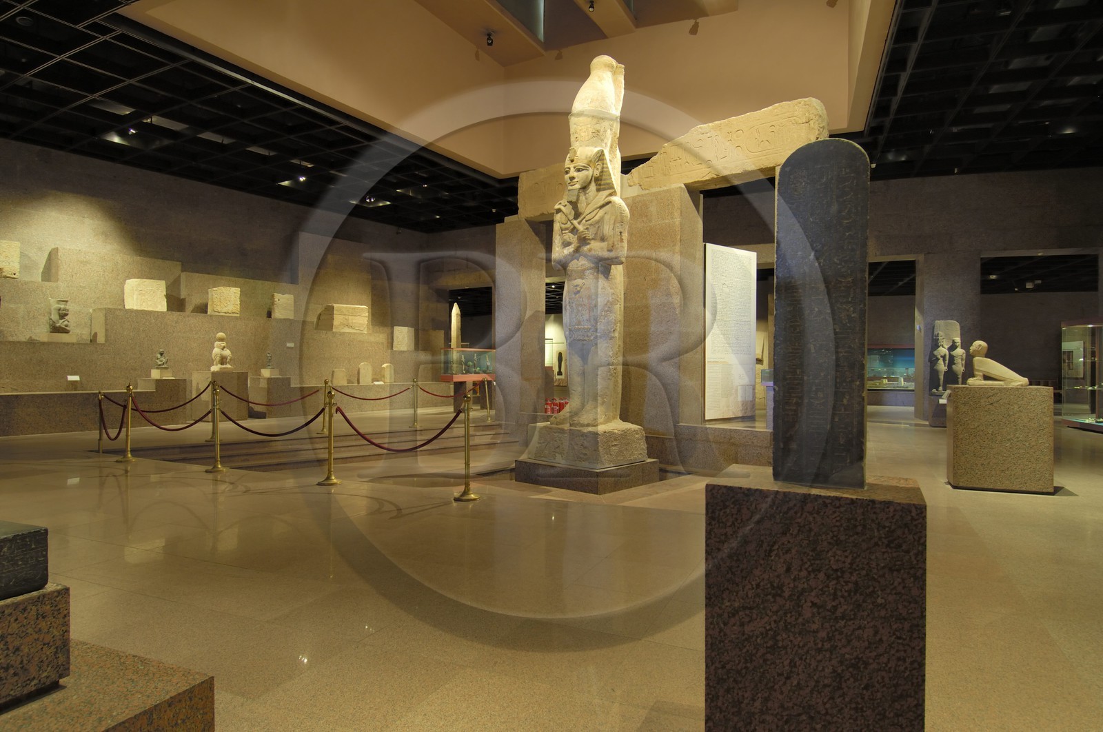 Egypte, Haute Egypte, Nubie, vallée du Nil, Assouan, musée de la Nubie, statue de Ramsès II