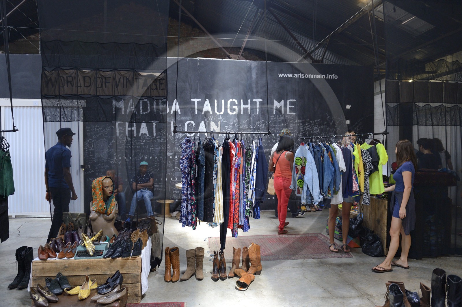 Afrique du Sud, province de Gauteng, Johannesburg, quartier de Maboneng, Arts on Main, lieu culturel dans un ancien entrepôt rénové qui a été construit à l'origine en 1911, mélangeant galeries d'art, librairies, restaurants et boutiques à la mode