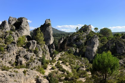 France, Hérault (34), Cirque de Mourèze, rochers dolomitiques