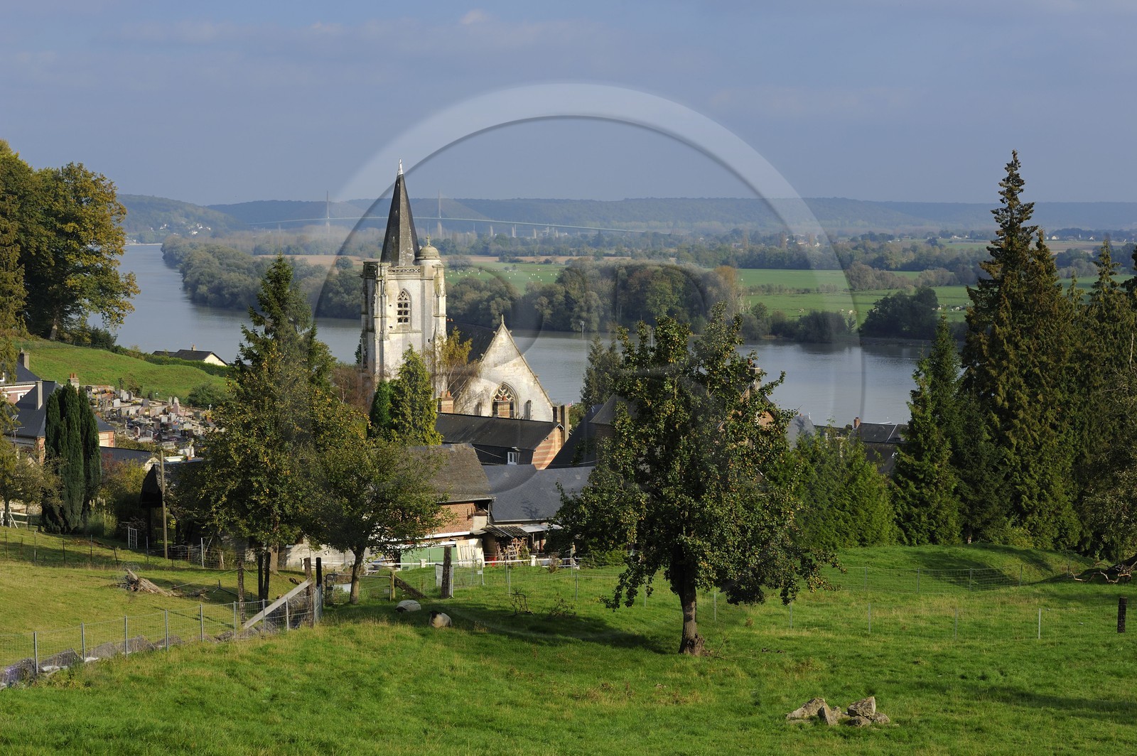 France, Seine-Maritime (76), Villequier et la Seine où se noya Léopoldine Hugo en 1843