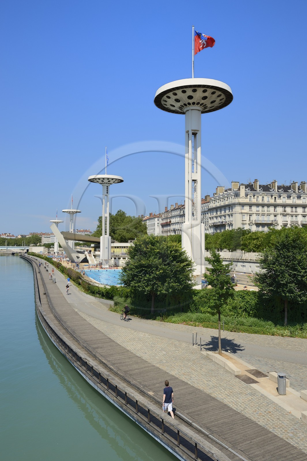 France, Rhône (69), Lyon, quai Claude Bernard sur le Rhône, la piscine