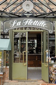 France, Yvelines, parc du Chateau de Versailles, listed as World Heritage by UNESCO, La Flotille Restaurant at the edge of the Grand Canal