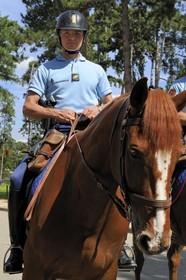 France, Paris (75), Gardes républicains à cheval patrouillant dans le Bois de Boulogne
