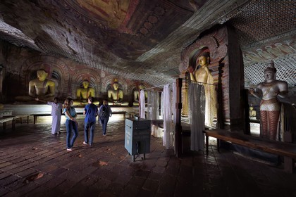 Sri Lanka, Central Province, Matale District, Dambulla, Cave temple, Royal Rock Temple also called Ran Giri (Golden Rock) listed as World Heritage by UNESCO, Cave 2 Maharaja Viharaya is the largest