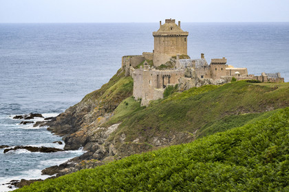 France, Côtes d'Armor (22), Grand Site de France Cap d'Erquy – Cap Fréhel, Plévenon, le Fort La Latte ou château de la Roche Goyon du XVème siècle