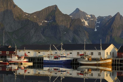 Norway, Nordland County, Lofoten Islands, Moskenes island , fishermen's port of Hamnoy near Reine under the midnight sun
