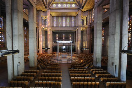 France, Seine-Maritime (76), Le Havre, Centre-ville reconstruit du Havre par Auguste Perret classé Patrimoine Mondial de l'UNESCO, Eglise Saint-Joseph, la nef