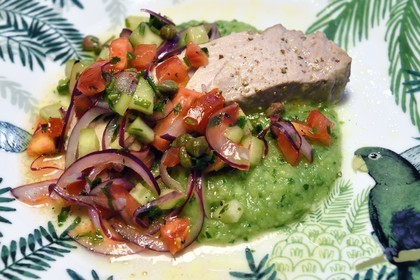 France, Dos de thon à la vapeur douce sauce vierges à l'agrulive citron vert et mousseline de courgette à l'agrulive citron vert