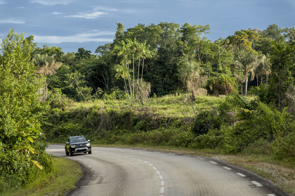 France, Guyane, Mana, la route nationale 1 (N1) reliant Cayenne à Saint-Laurent-du-Maroni