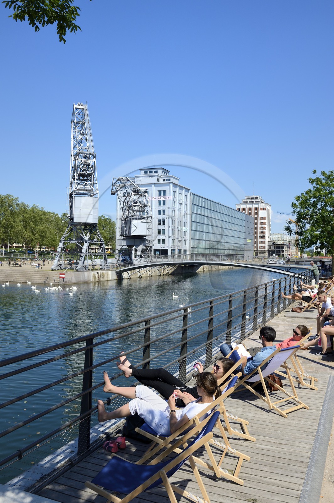 France, Bas-Rhin (67), aménagement du port du Rhin et reconversion du môle du Bassin d’Austerlitz, la médiathèque André Malraux
