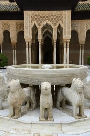 Spain, Andalusia, Granada, Alhambra Nasrid Palace, listed as World Heritage by UNESCO, Palace of the Lions patio (Patio de los Leones)