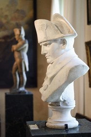 France, Charente-Maritime (17), Ile d'Aix, le bourg, le musée napoléonien, buste de Napoléon en marbre blanc d'après Armand-Jules Le Veel