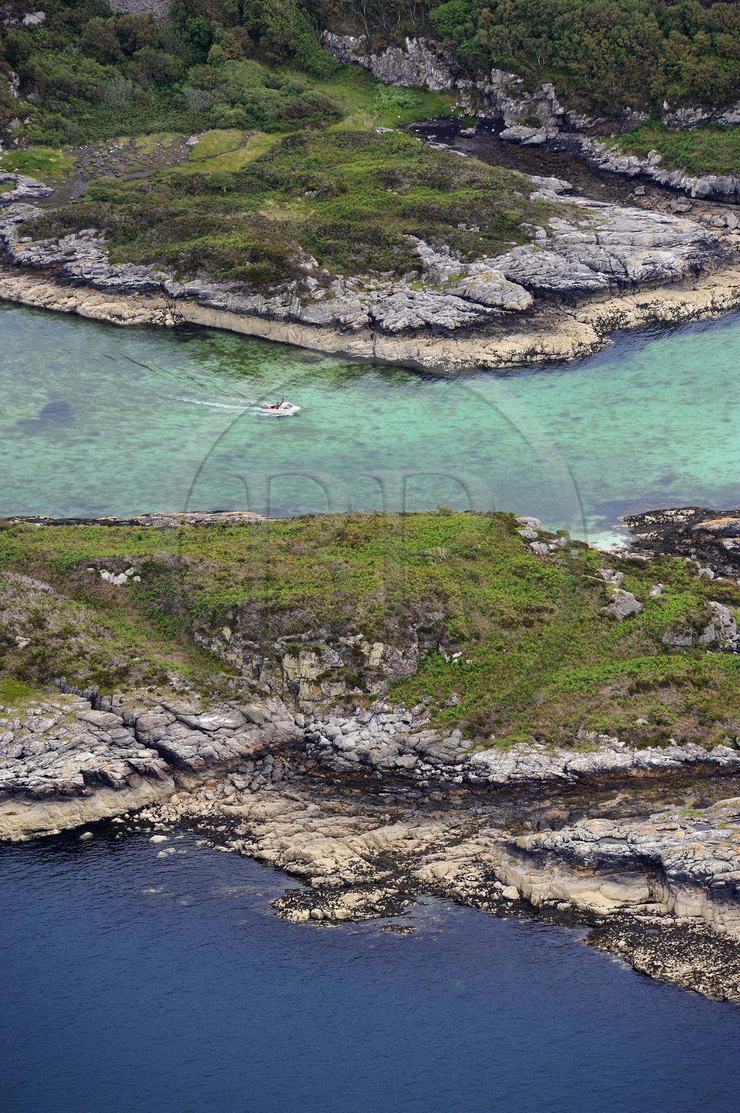 Royaume-Uni, Ecosse, Highland, Loch Carron, la côte à Duirinish au nord de Kyle of Lochalsh (vue aérienne)