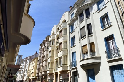 France, Allier (03), Vichy, immeubles de style Art Déco dans la rue Nicolas Larbaud