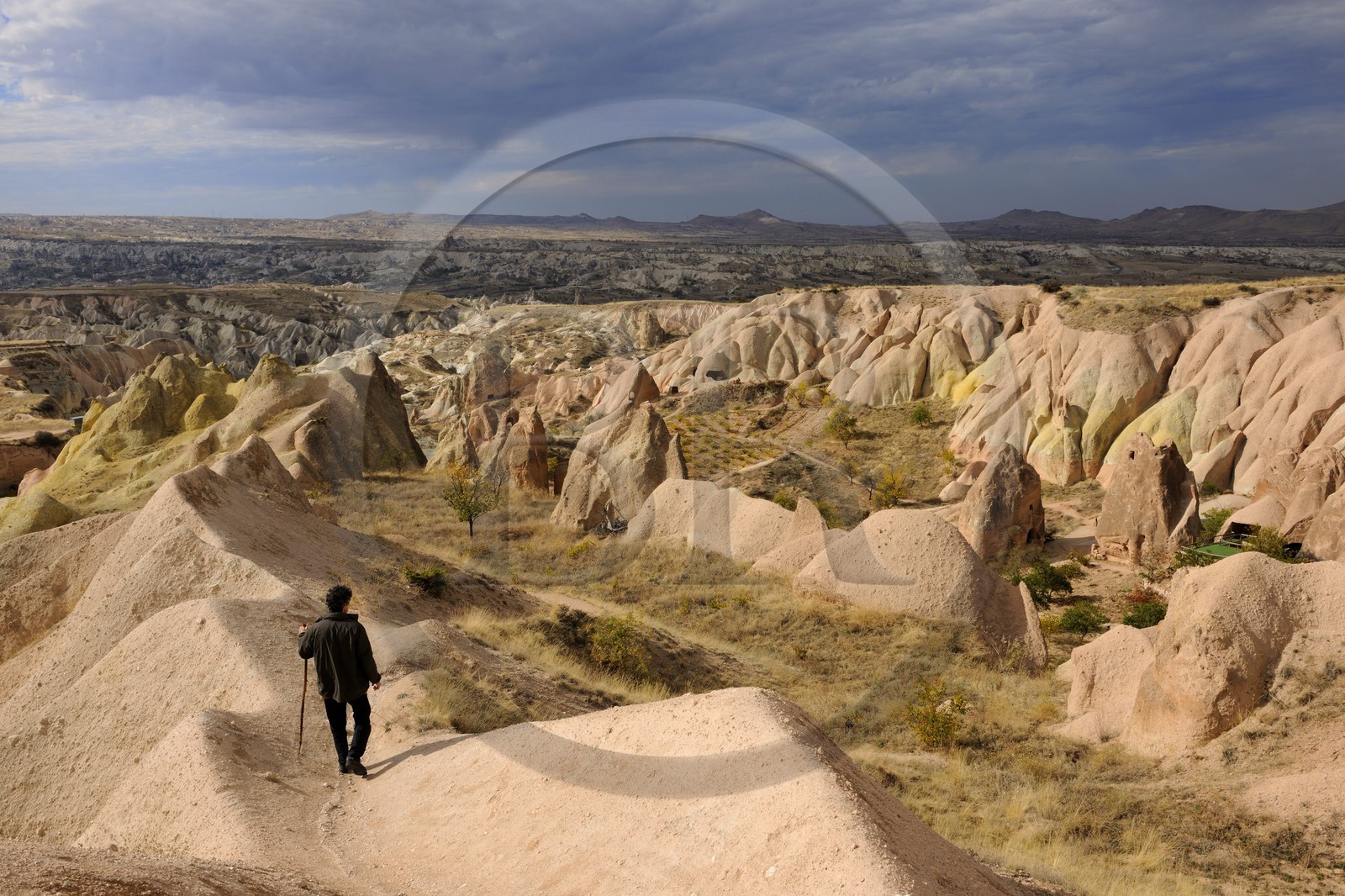Turquie, Anatolie Centrale, province de Nevsehir, Cappadoce classée Patrimoine Mondial de l'UNESCO, vallon de Kizil Çukur (vallée Rouge) sur le versant occidental du massif de l'Ak Tepe vers Çavusin Turquie, Anatolie Centrale, province de Nevsehir, Cappadoce classée Patrimoine Mondial de l'UNESCO, vallon de Kizil Çukur (vallée Rouge) sur le versant occidental du massif de l'Ak Tepe vers Çavusin