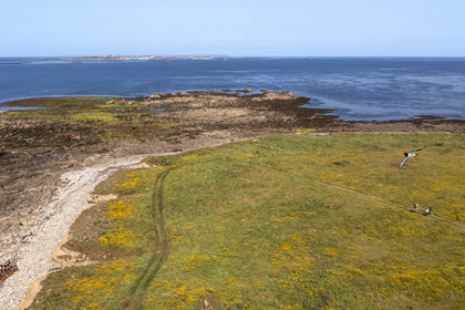 France, Finistère (29), Mer d'Iroise, archipel de Molène, pointe Ouest de l'Ile de Quéménès (vue aérienne)